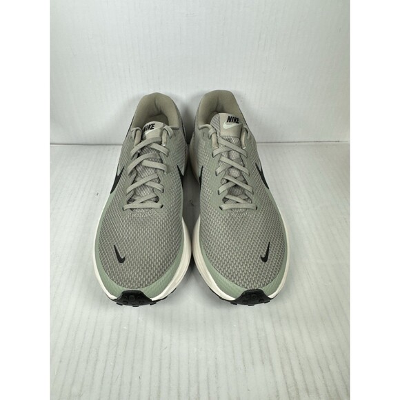 Size 11.5 Nike Revolution 8 Running Shoe Sneaker HJ9198-300 Green Black Mens NEW